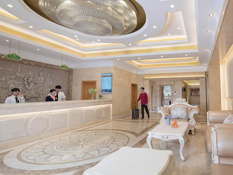 Vienna Hotel Hainan Oriental Avenue Dongfang Bagian luar foto